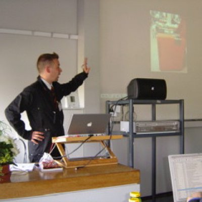 009-ISC_2004_ZAI_presenting.jpg
